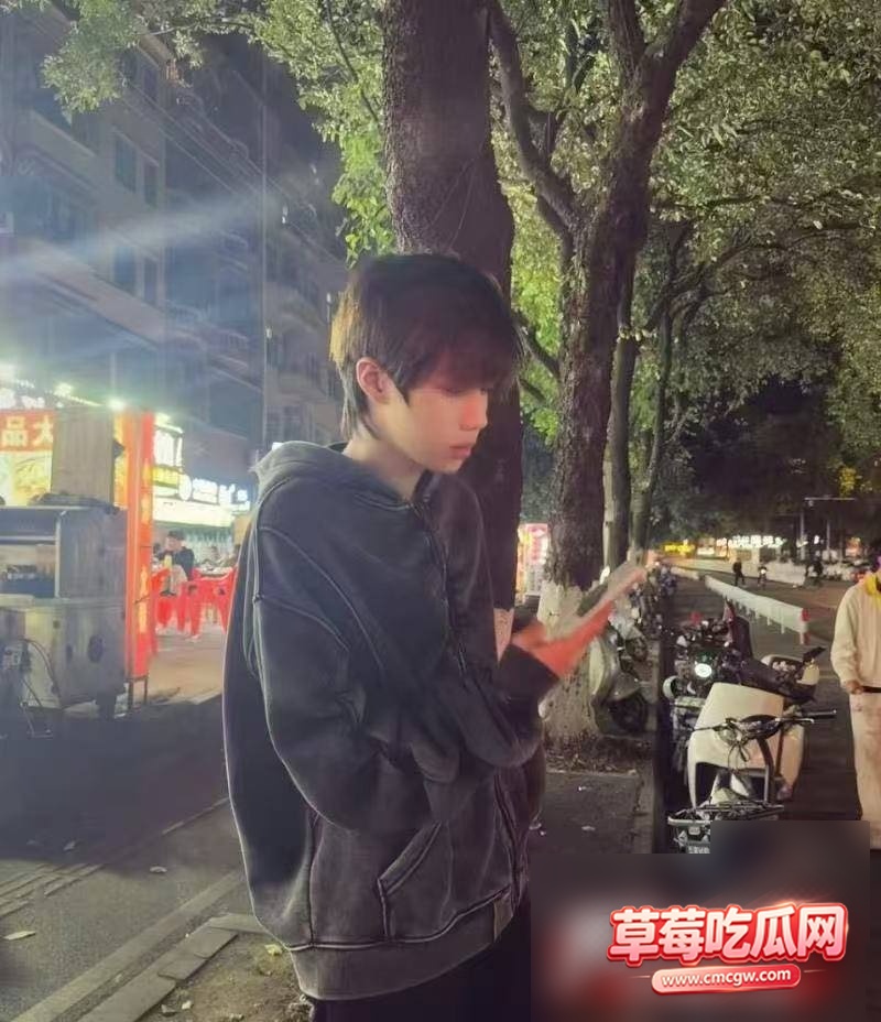 快手网红夜巴黎 15 快手网红夜巴黎 15