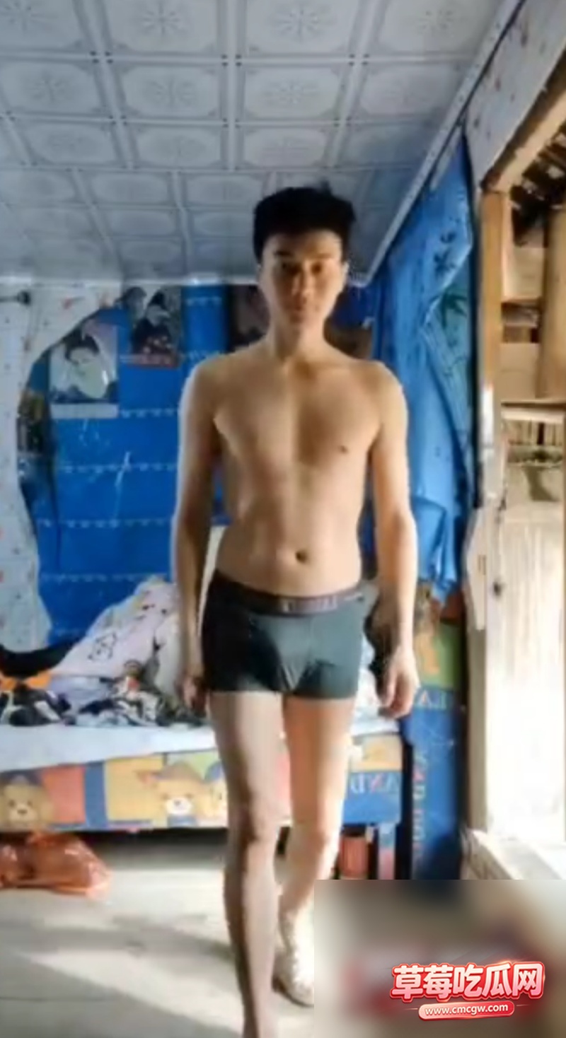 抖音网红闻鸡起舞2 抖音网红闻鸡起舞2