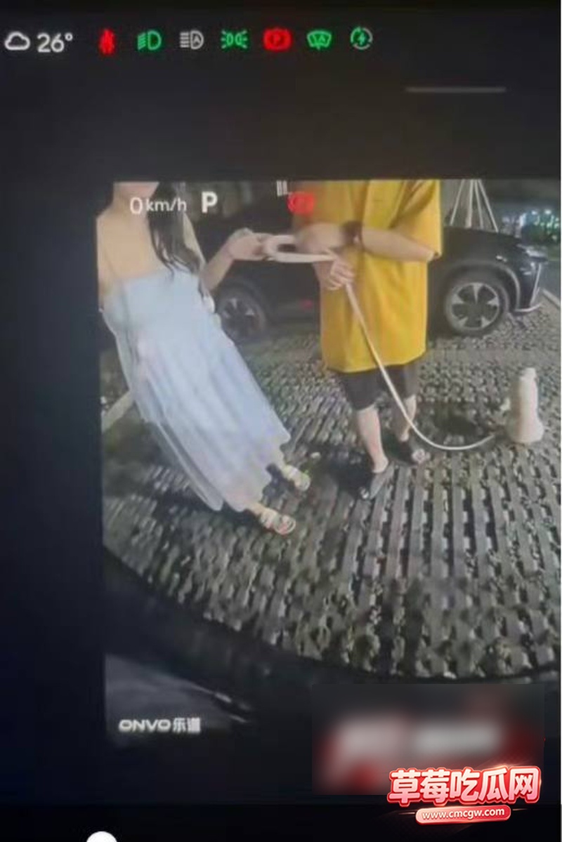 百万粉汽车女博主 Lucky不懂车12