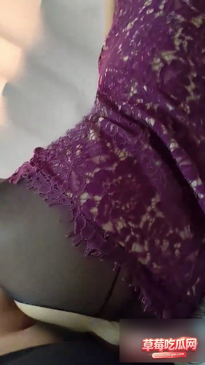 在梦里和邻居老头一起排队操我妈，醒来我妈就帮我圆梦了！（视频贴）0003cleanup 1