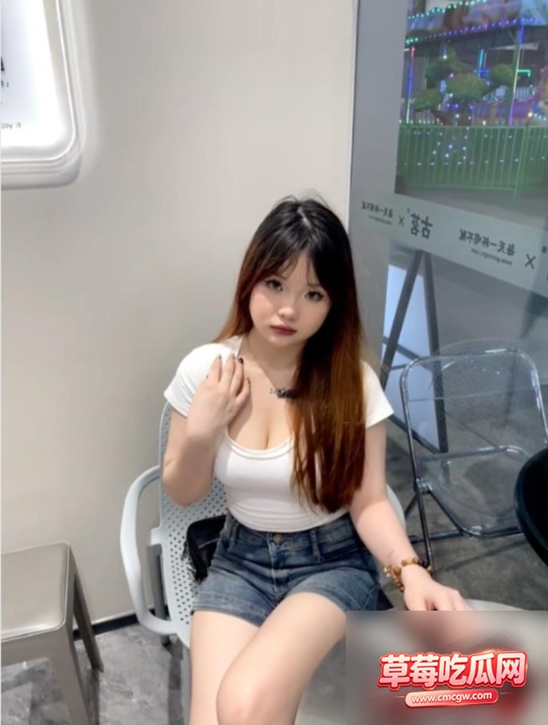 精神小妹裸舞福利流出2 精神小妹裸舞福利流出2