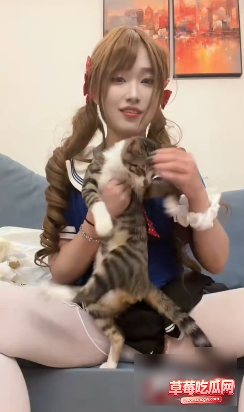 JK伪娘白丝小糖自慰视频3