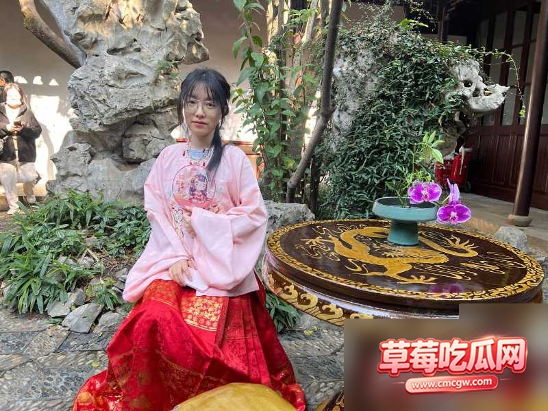 极品反差眼镜妹小黎 13 极品反差眼镜妹小黎 13