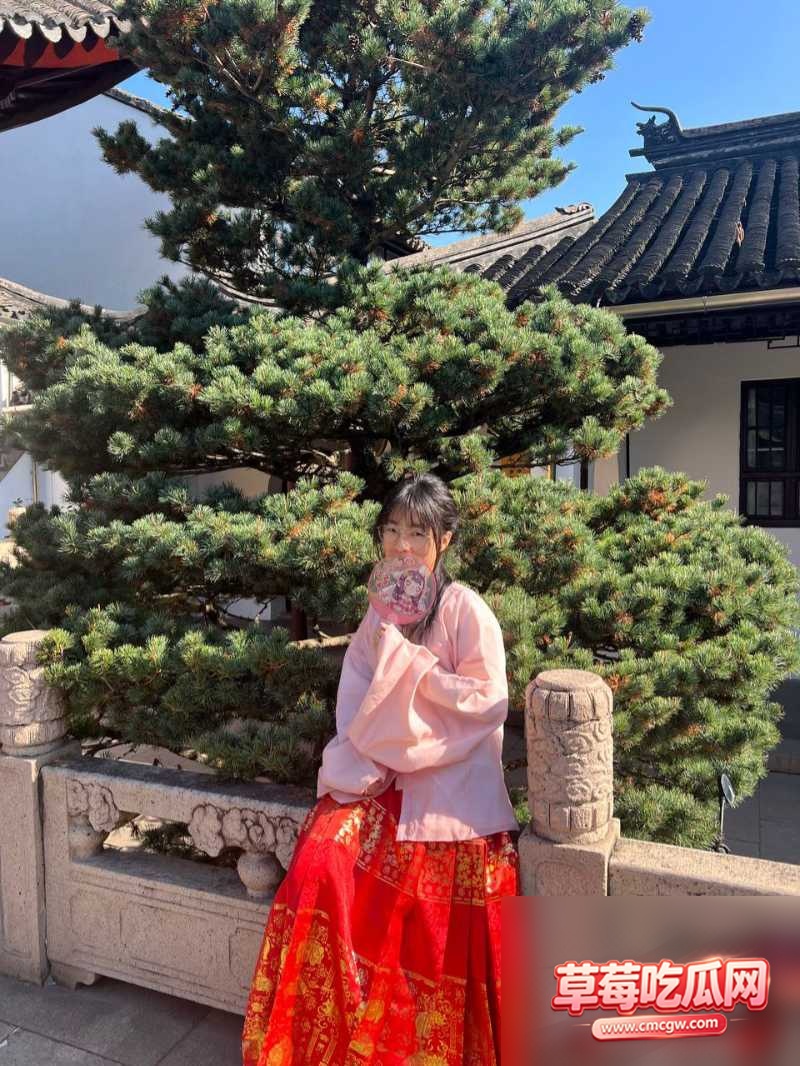 极品反差眼镜妹小黎 15 极品反差眼镜妹小黎 15