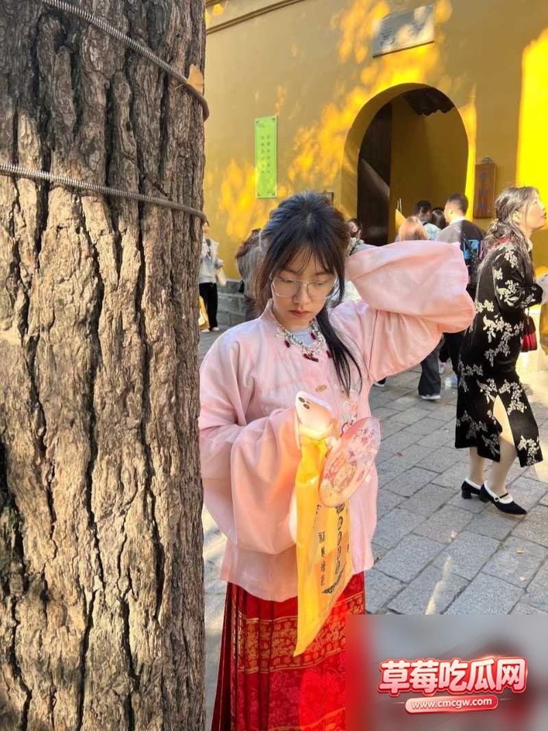 极品反差眼镜妹小黎 16 极品反差眼镜妹小黎 16