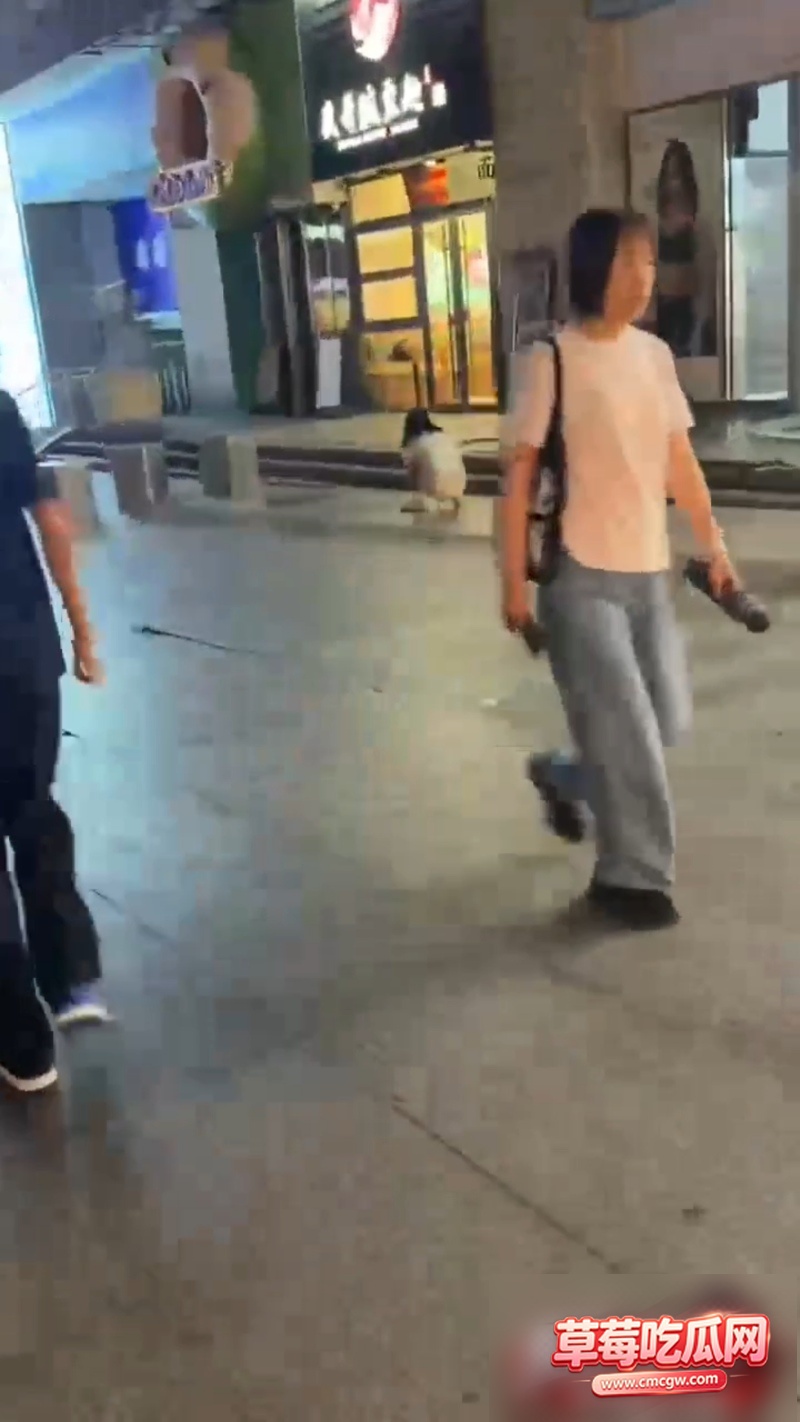 集美发癫 路边尿尿 8 集美发癫 路边尿尿 8