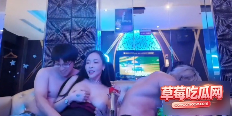 男男女女KTV玩4P2 男男女女KTV玩4P2