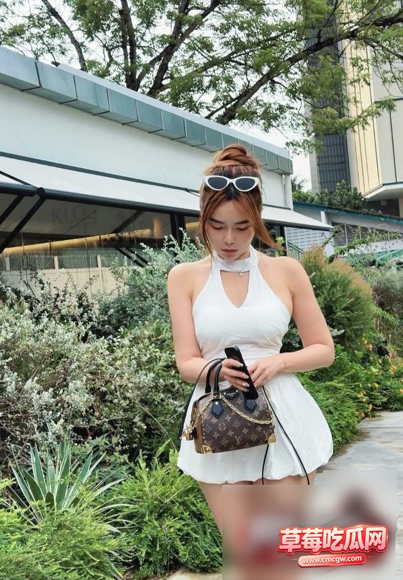 极品高颜值巨乳网红 AngelTee6 极品高颜值巨乳网红 AngelTee6