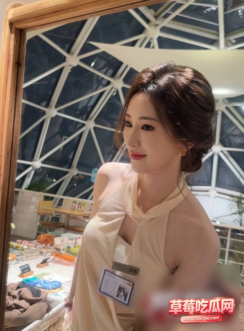 抖音23w粉女网红柳柳6 抖音23w粉女网红柳柳6