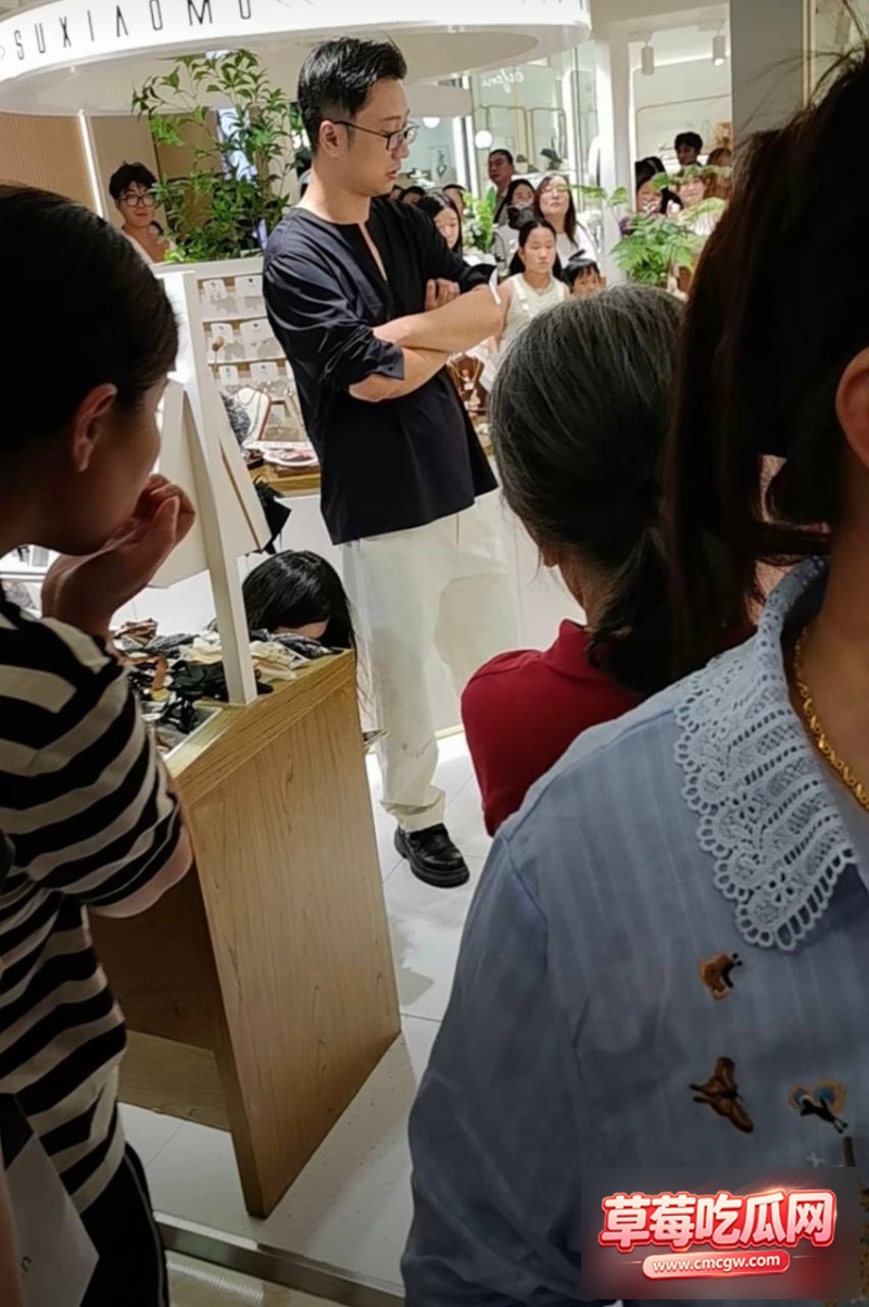 如皋吾悦广场抓小三上热搜5 如皋吾悦广场抓小三上热搜5