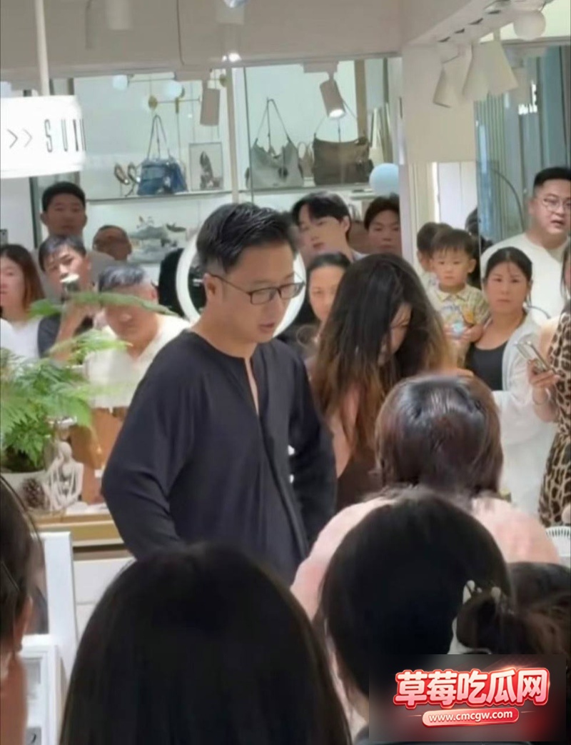 如皋吾悦广场抓小三上热搜7 如皋吾悦广场抓小三上热搜7