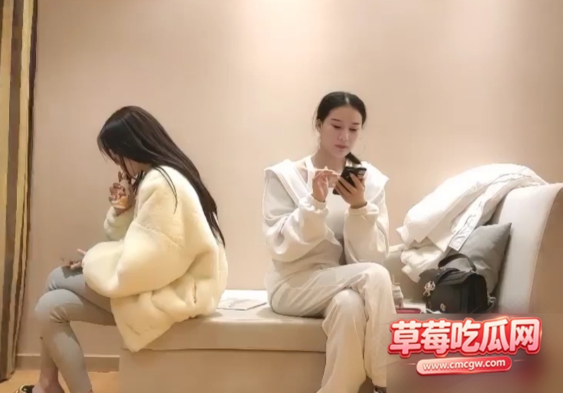 一屌探花约操淫荡极品姐妹花0 一屌探花约操淫荡极品姐妹花0