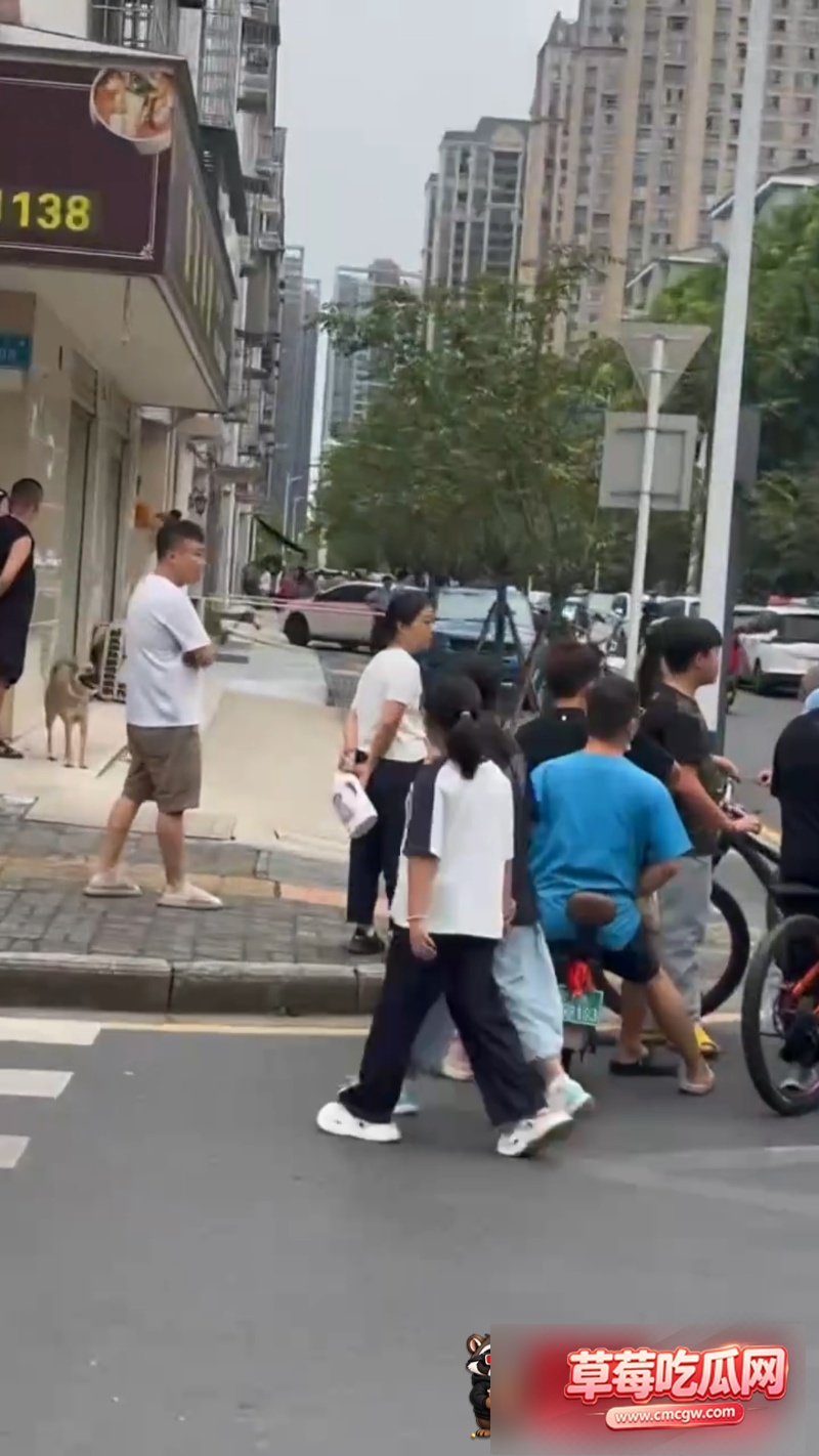 房东搞卫生发现人民碎片 1 房东搞卫生发现人民碎片 1