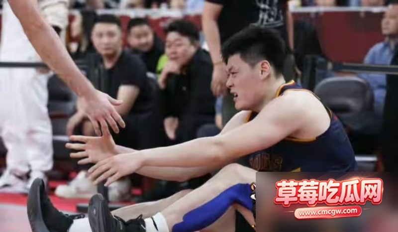 CBA夏季联赛爆发激烈冲突1 CBA夏季联赛爆发激烈冲突1