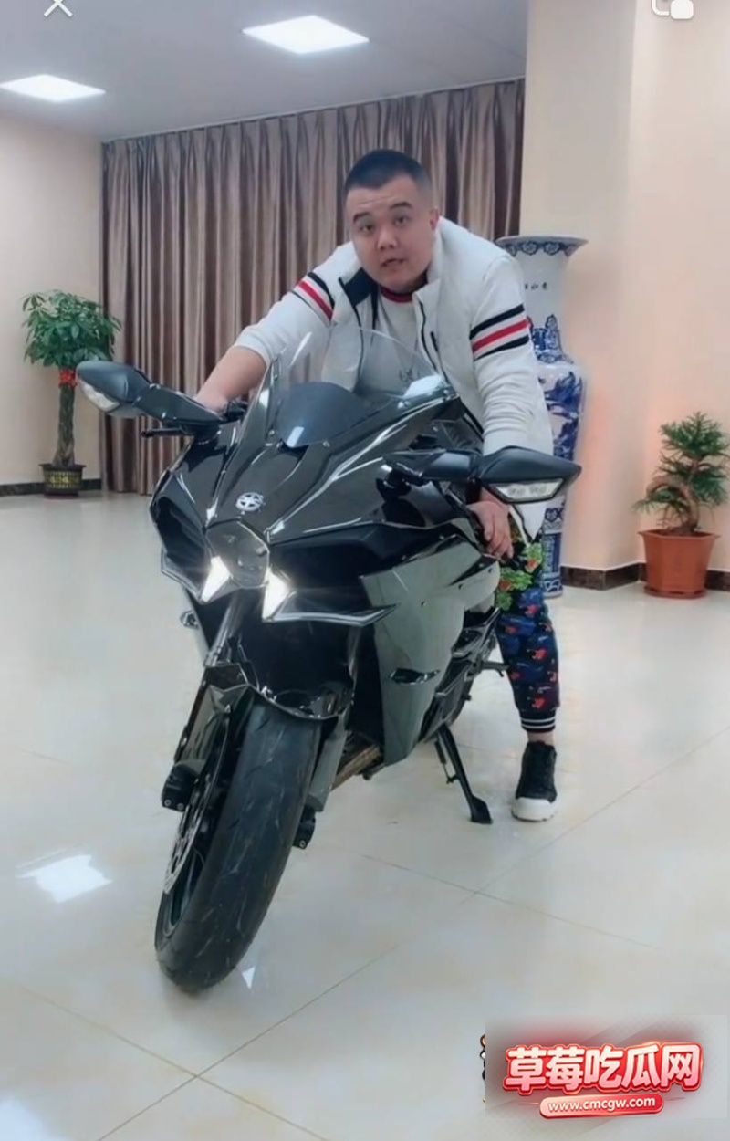 快手网红小胖被曝婚内出轨9 快手网红小胖被曝婚内出轨9