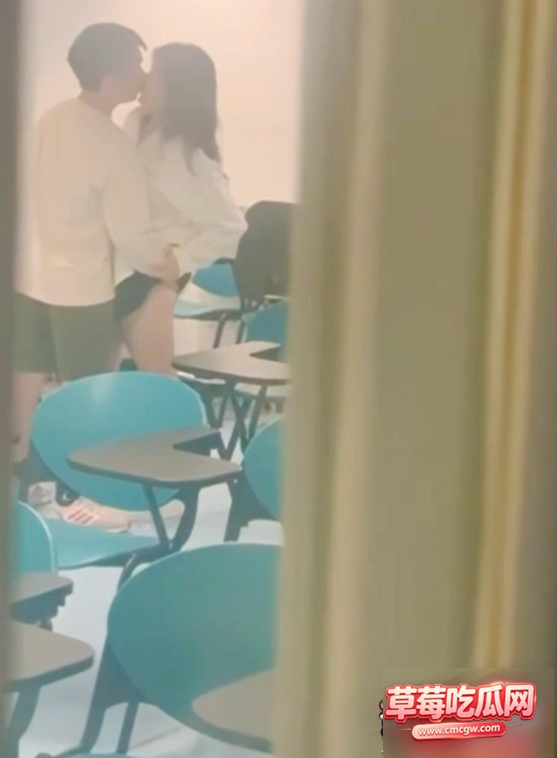香港城市大学偷偷拍摄吃瓜1