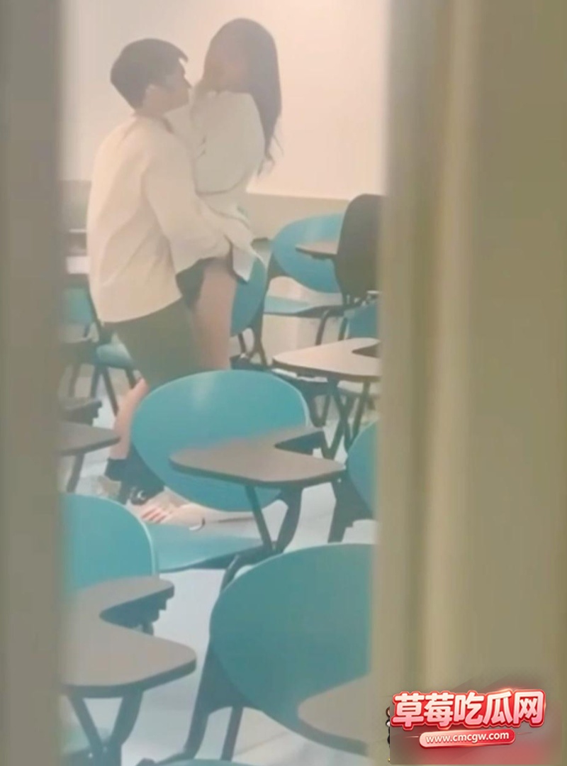 香港城市大学偷偷拍摄吃瓜4
