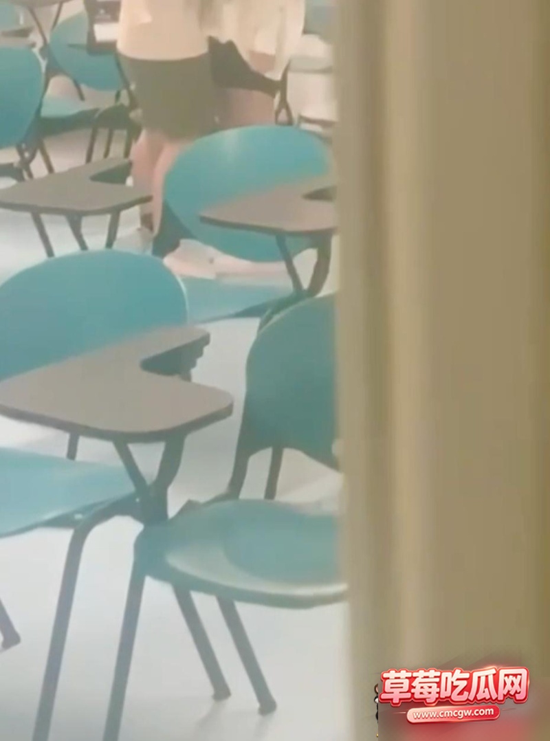 香港城市大学偷偷拍摄吃瓜6