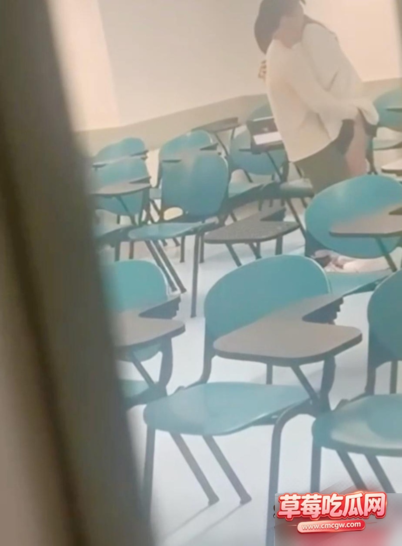 香港城市大学偷偷拍摄吃瓜7