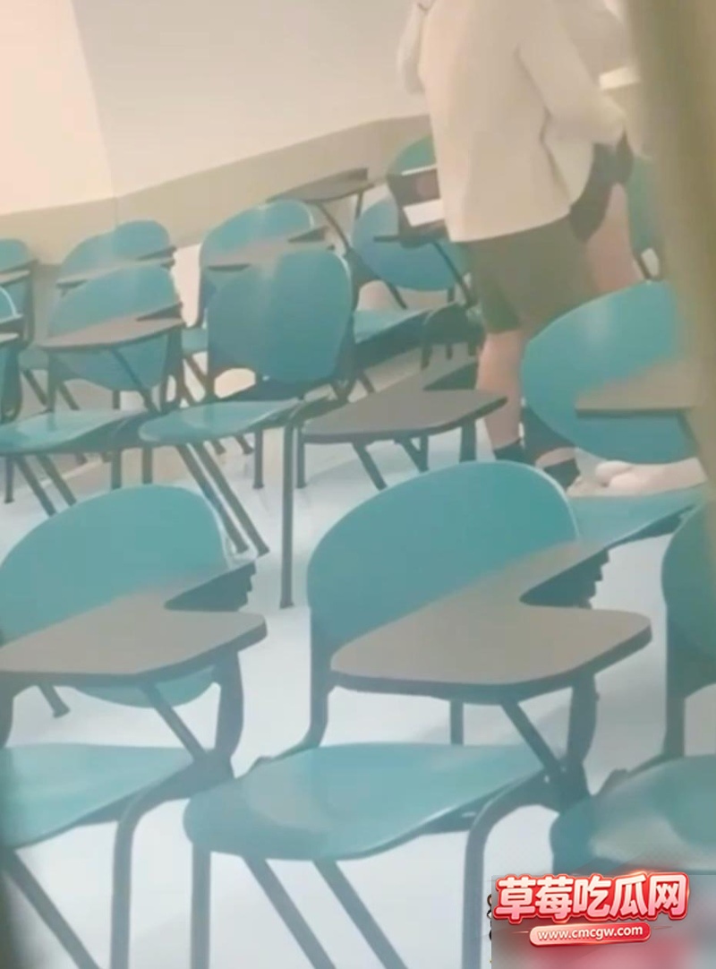 香港城市大学偷偷拍摄吃瓜8