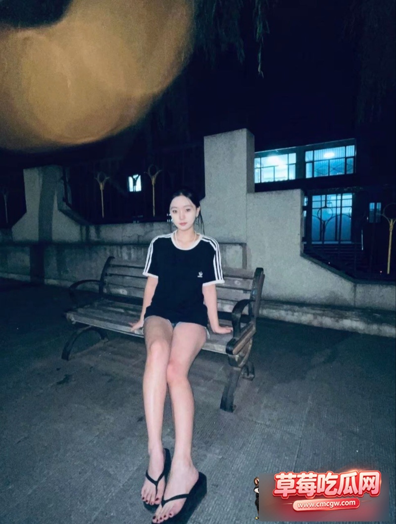 重庆高校大奶眼镜妹 苏嘉怡 18 重庆高校大奶眼镜妹 苏嘉怡 18
