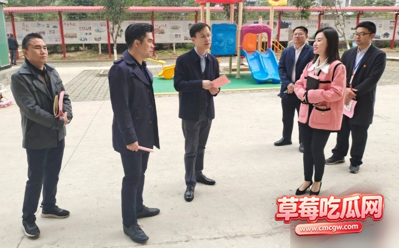 覃怡群2 覃怡群2