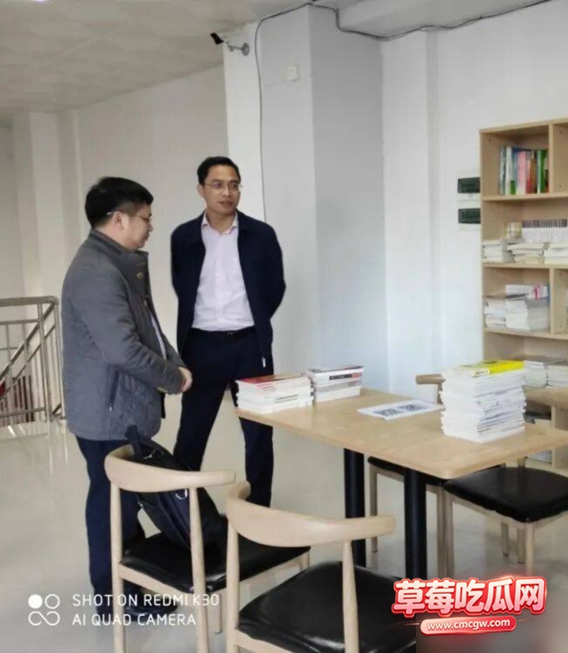 覃怡群9 覃怡群9