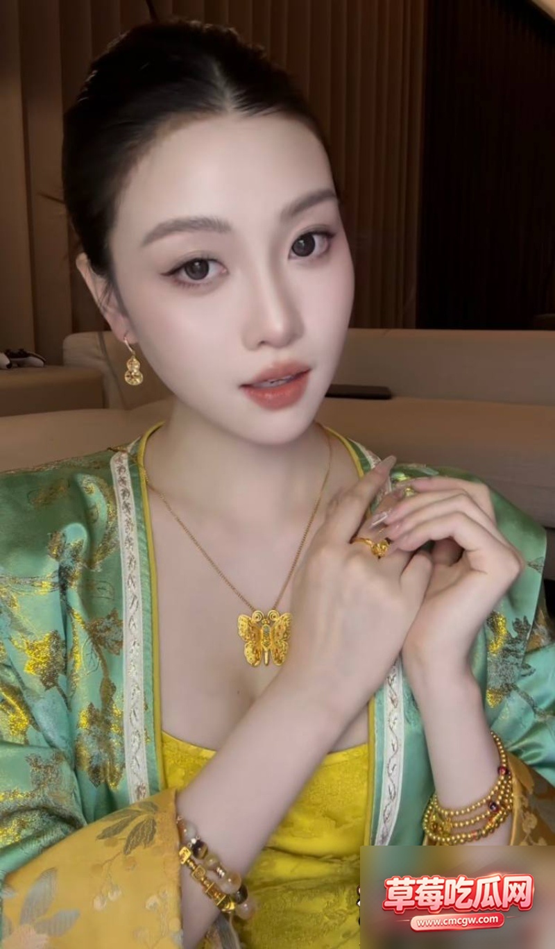 快手1025W粉网红彤彤就是桐桐14 快手1025W粉网红彤彤就是桐桐14