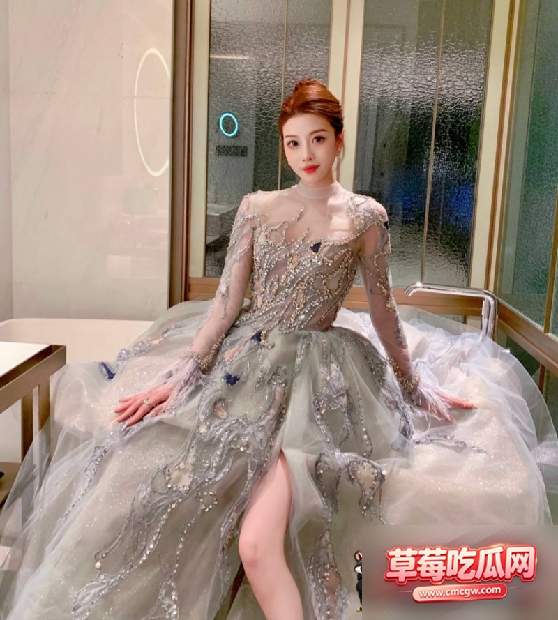 快手1025W粉网红彤彤就是桐桐17 快手1025W粉网红彤彤就是桐桐17