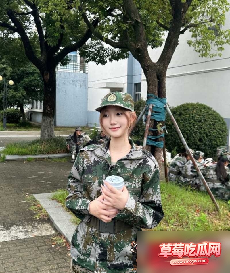 张欣然军训偷情新作1 张欣然军训偷情新作1