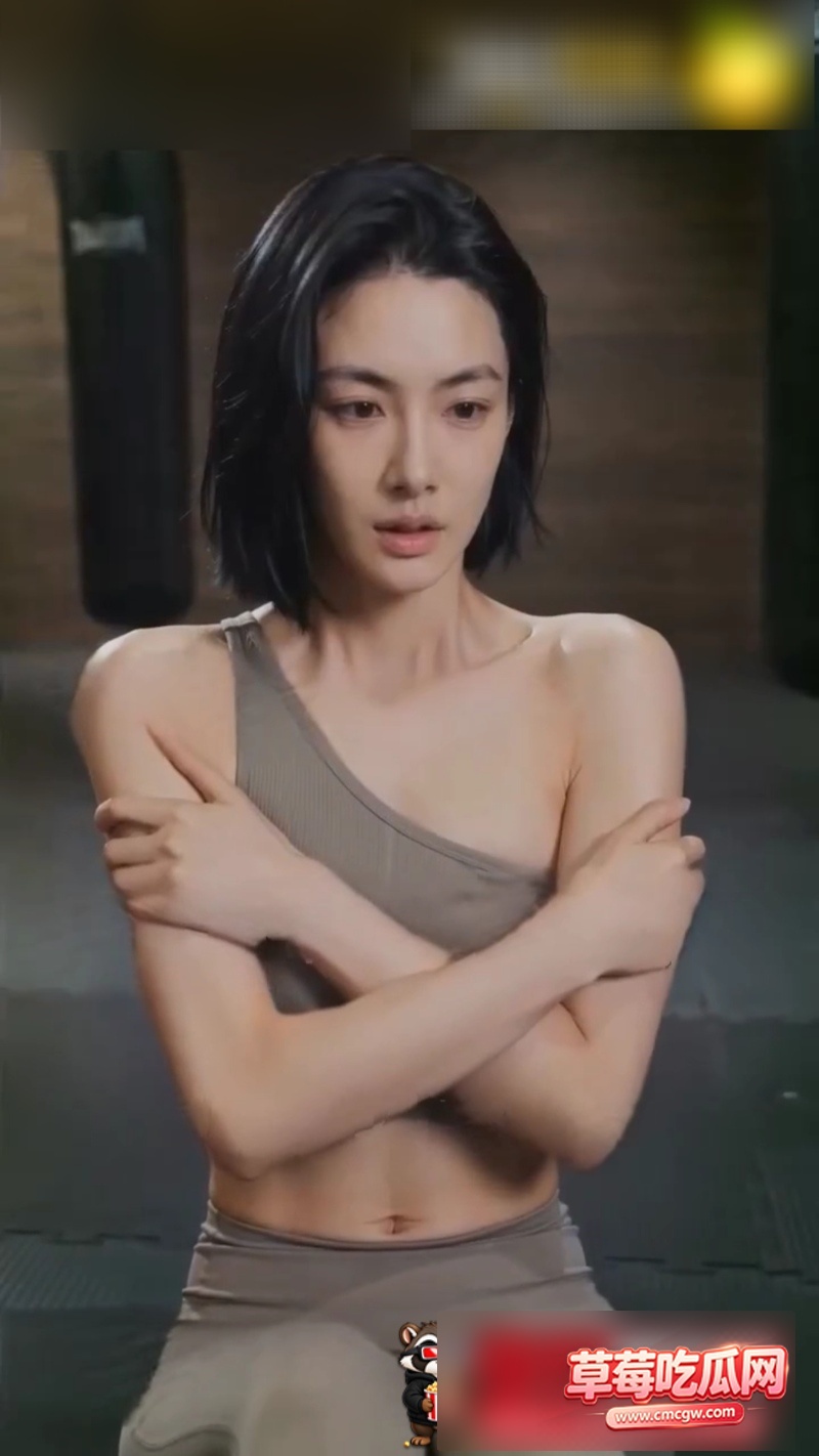 AI短剧《县城瑜伽裤 三英战貂蝉》 4 AI短剧《县城瑜伽裤 三英战貂蝉》 4