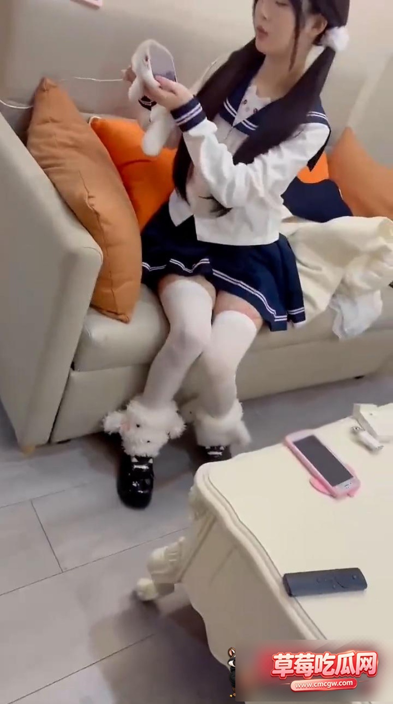 巨乳双马尾JK妹两瓣橙子0 巨乳双马尾JK妹两瓣橙子0