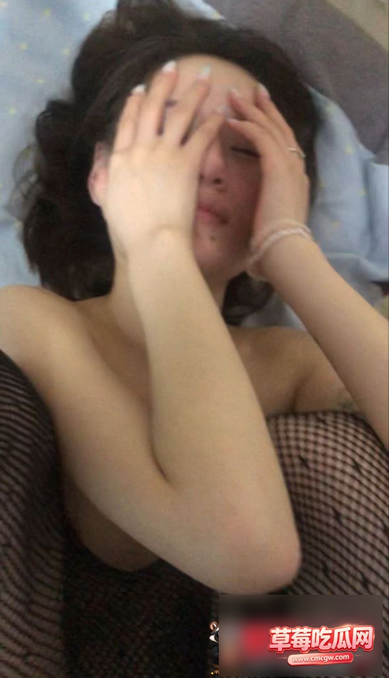 浙江金华反差母狗梁晓月0 浙江金华反差母狗梁晓月0
