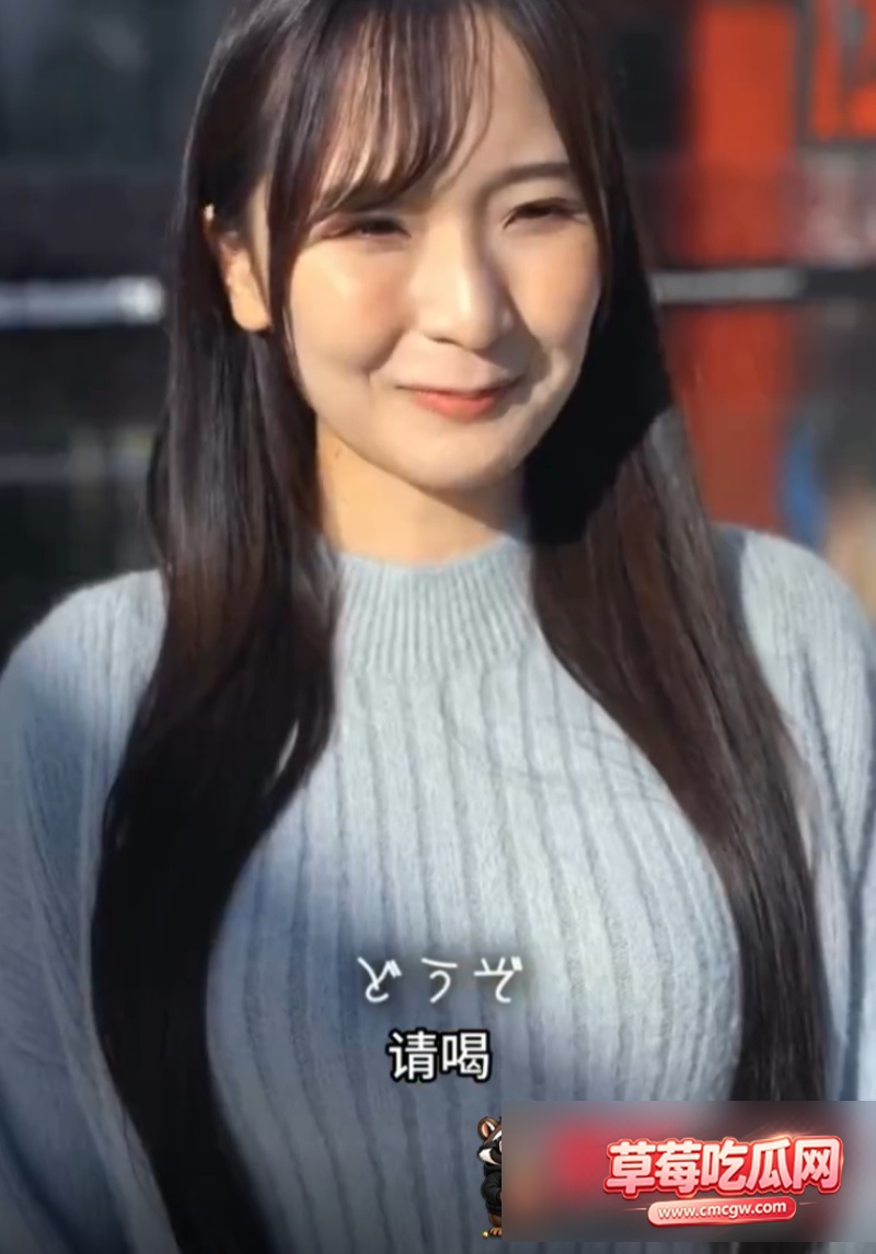 日本端庄人妻街头派发圣水0 日本端庄人妻街头派发圣水0