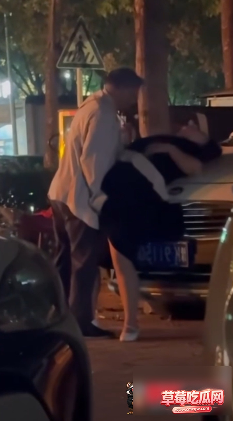 街头偷拍扣逼视频4 街头偷拍扣逼视频4