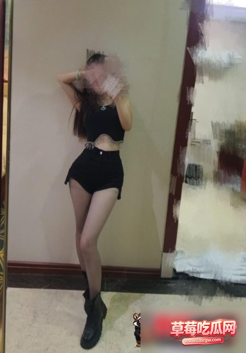 海角社区博主亲姐的诱惑 2 海角社区博主亲姐的诱惑 2
