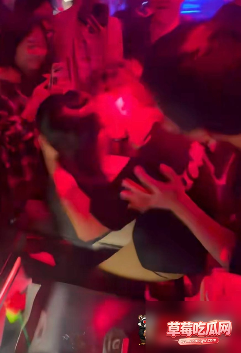 网红kiss出轨视频1 网红kiss出轨视频1