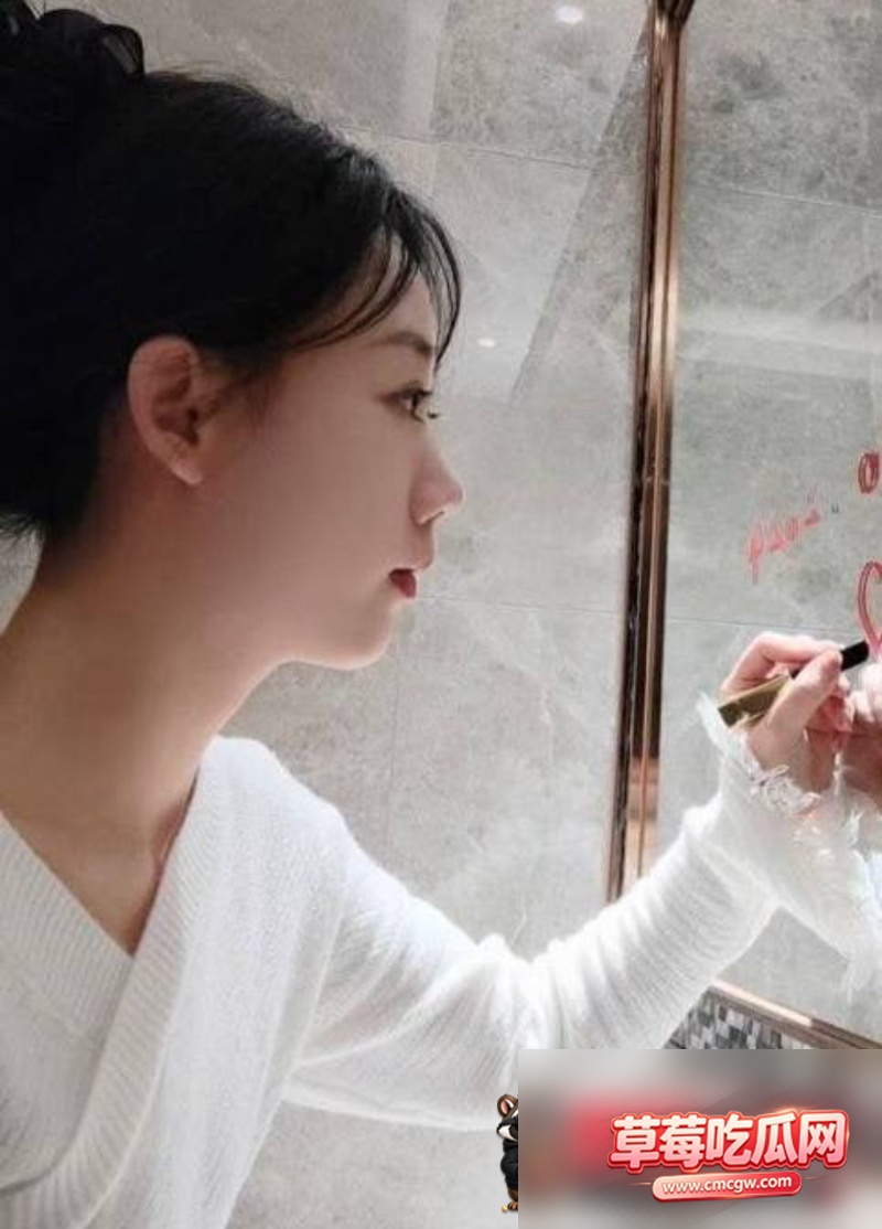 抖音63万粉网红李丹霞夫妇24