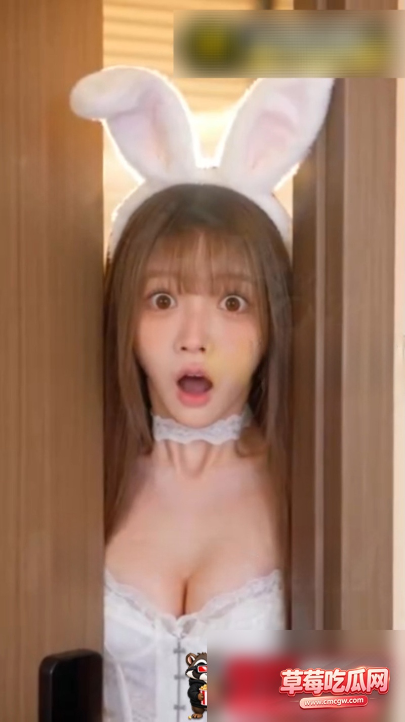 AI短剧《我在办公室被她们榨干》EP45 16 AI短剧《我在办公室被她们榨干》EP45 16