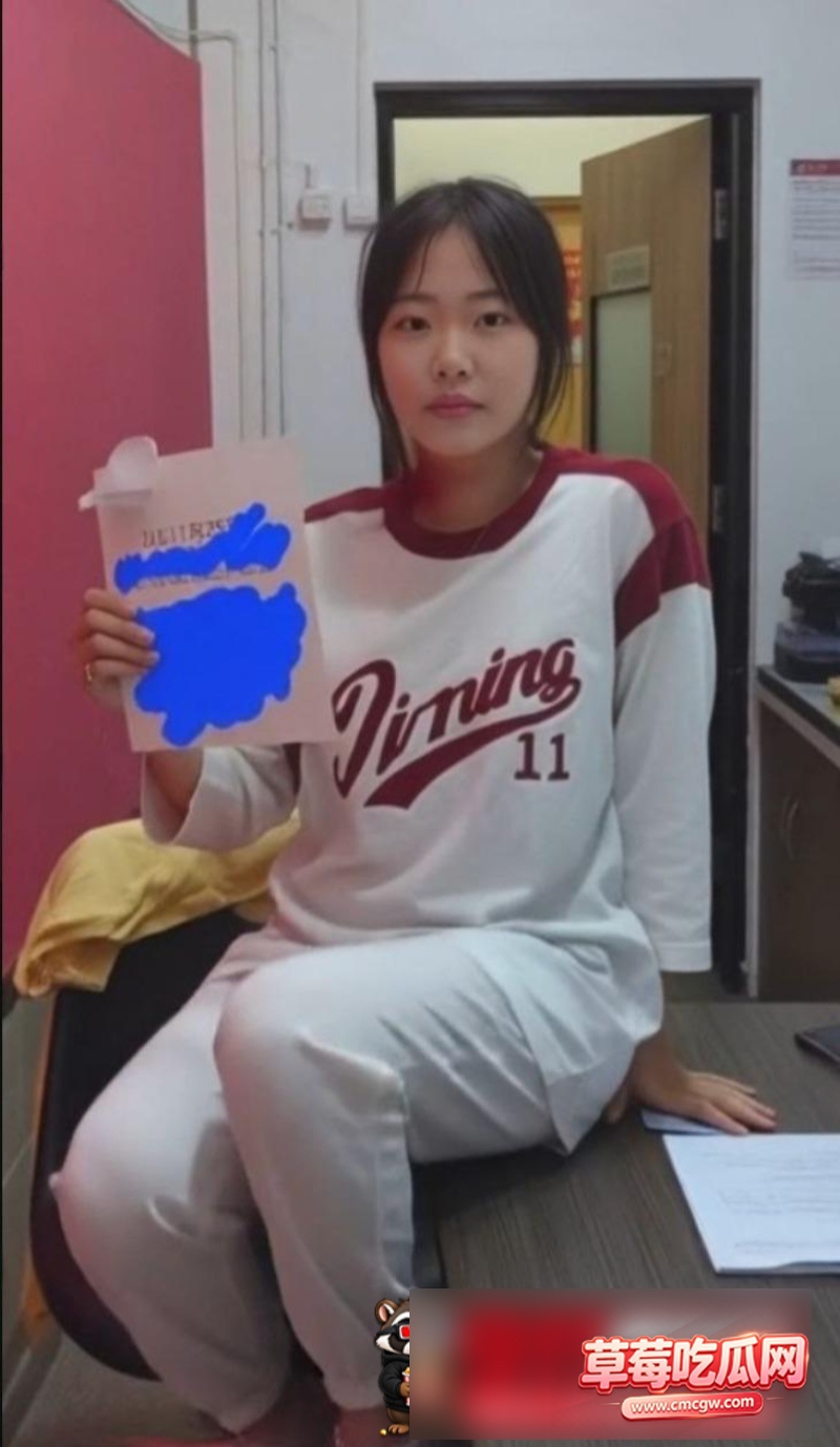 杨云菲私拍自慰视频1 杨云菲私拍自慰视频1