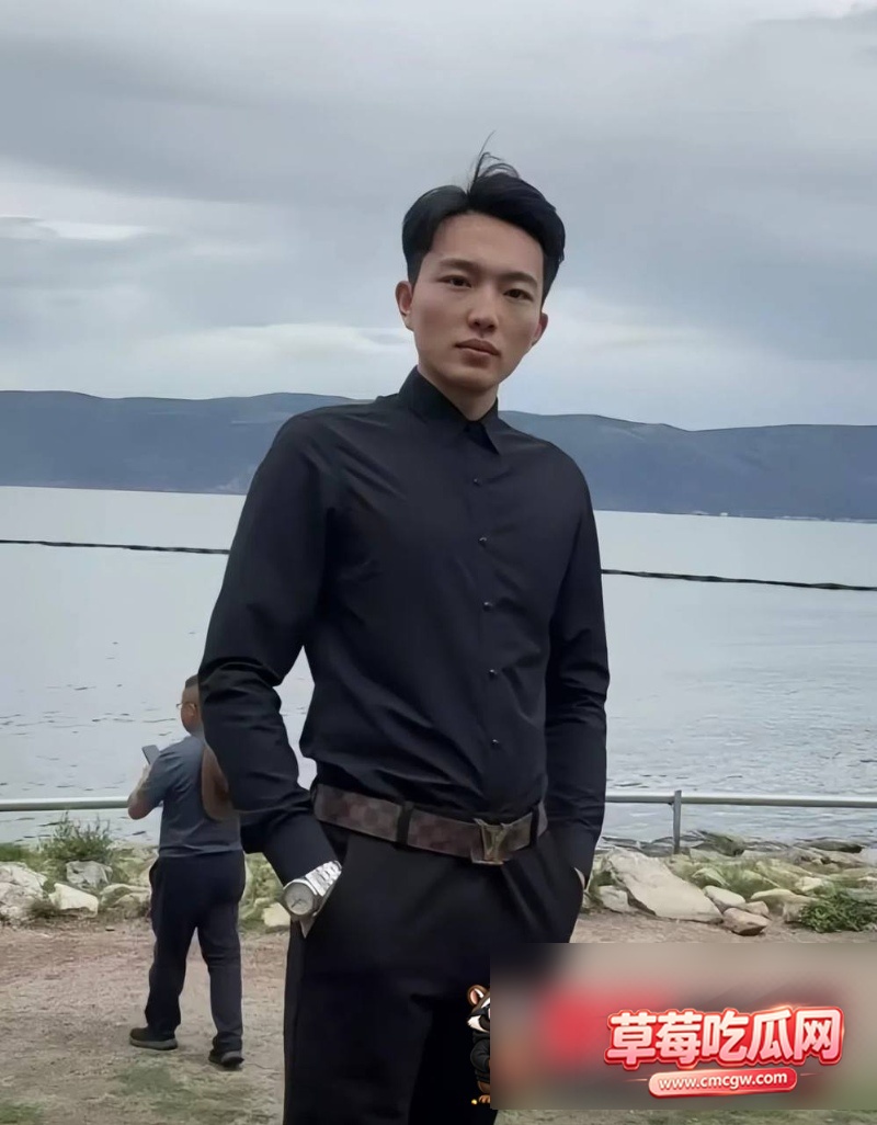 抖音网红黄琴点男模视频22 抖音网红黄琴点男模视频22