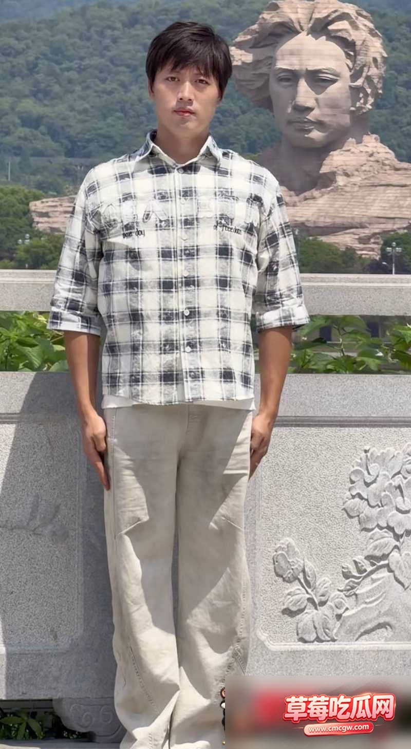 抖音网红黄琴点男模视频29 抖音网红黄琴点男模视频29