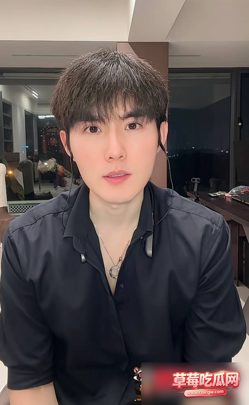 抖音网红黄琴点男模视频33 抖音网红黄琴点男模视频33