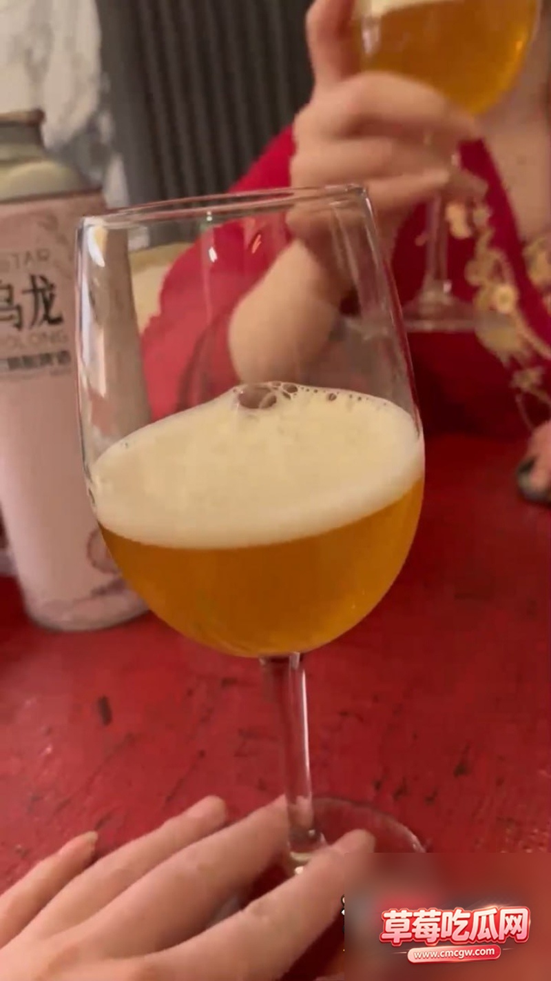 何奇颖张帅婚礼请帖裸照不雅照片流出! 5 何奇颖张帅婚礼请帖裸照不雅照片流出! 5
