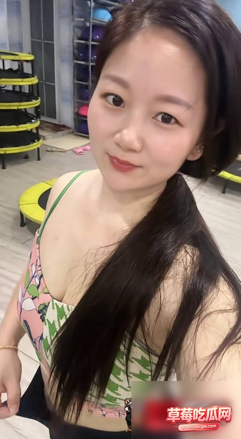 网红嫂子亮晶不雅视频2 网红嫂子亮晶不雅视频2