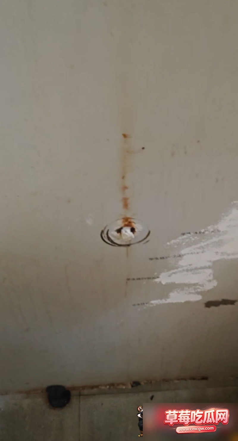 外卖小哥公厕蹲坑遭基佬鸟洞偷袭4 外卖小哥公厕蹲坑遭基佬鸟洞偷袭4