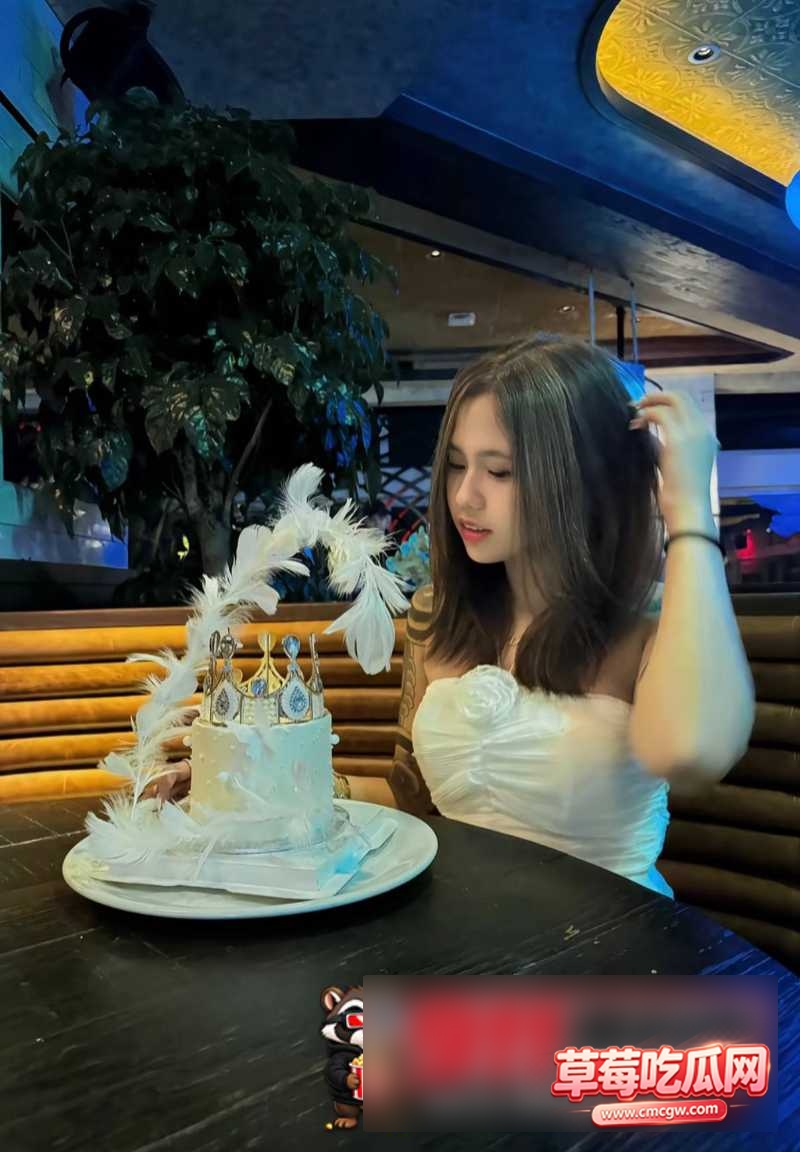 小网红13 小网红13