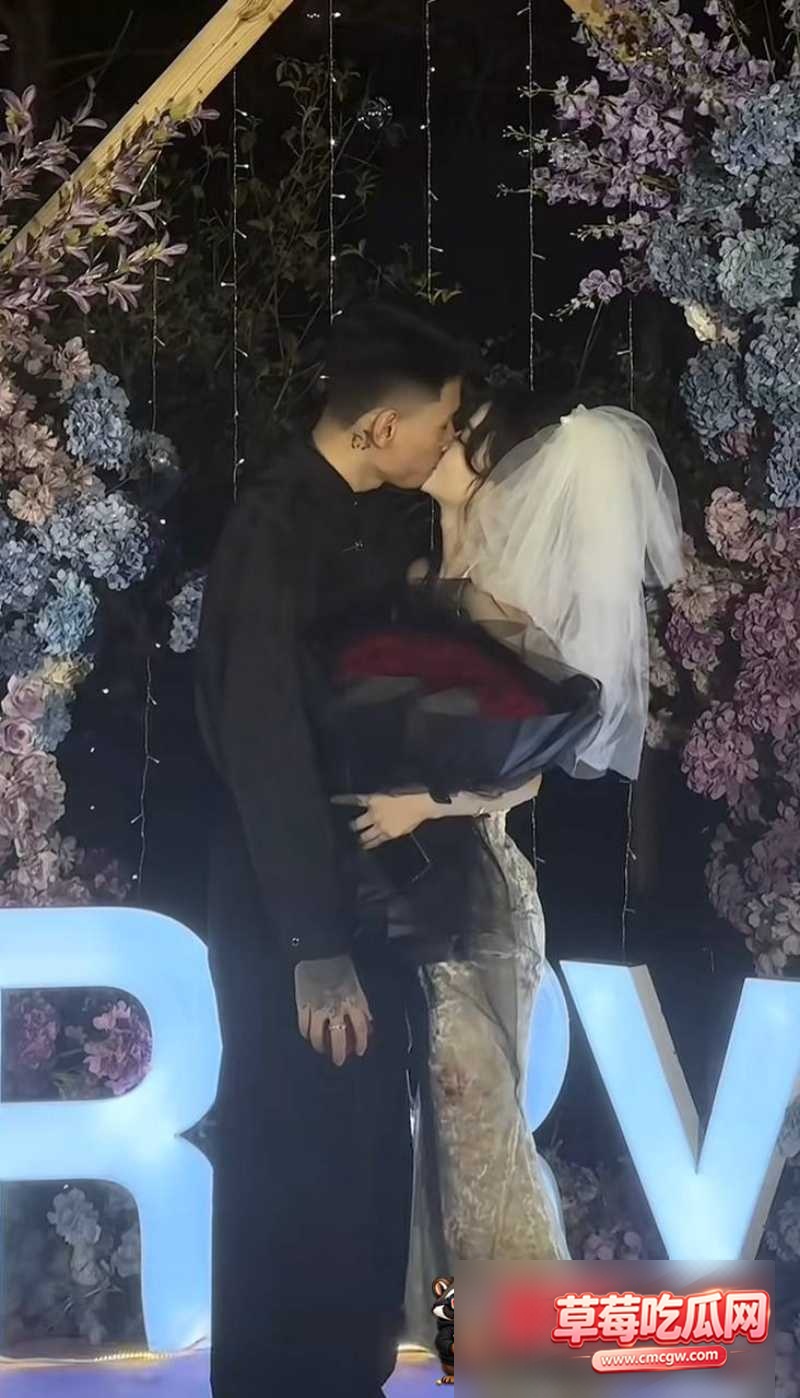 抖音24W粉女网红就叫张张出轨24 抖音24W粉女网红就叫张张出轨24
