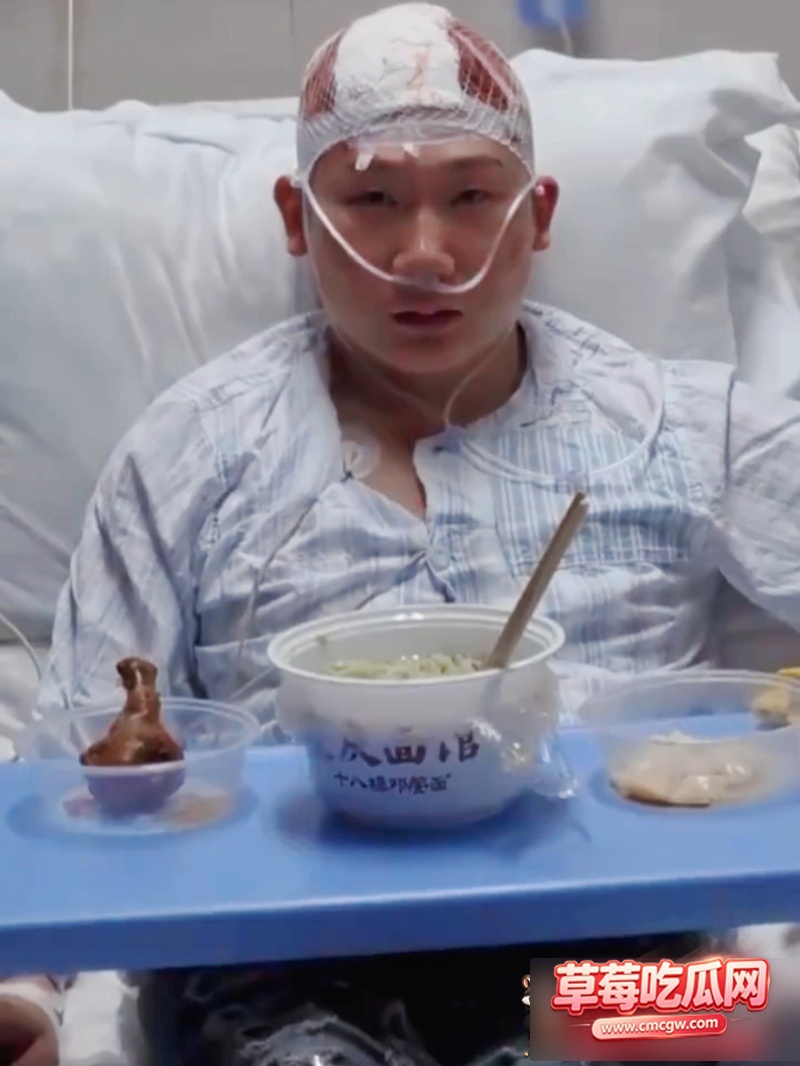 模仿王源网红王扁摆摊遭人殴打 4 模仿王源网红王扁摆摊遭人殴打 4
