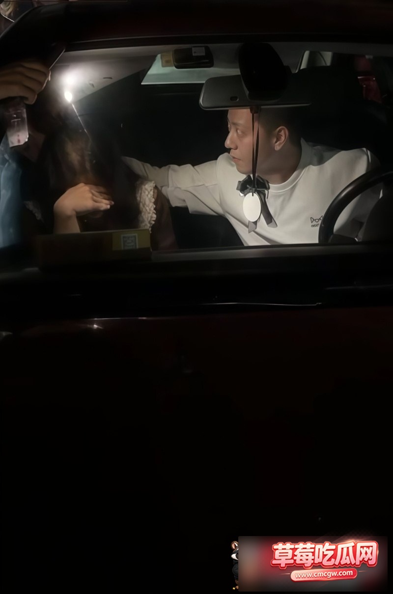 广州潮州红色宝马男出轨当场被抓0 广州潮州红色宝马男出轨当场被抓0
